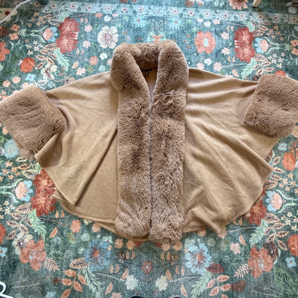 Saks Fifth Avenue Faux Fur Trim Poncho Camel Tan Knit Wrap Cape One Size